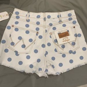 High waisted Wrangler shorts